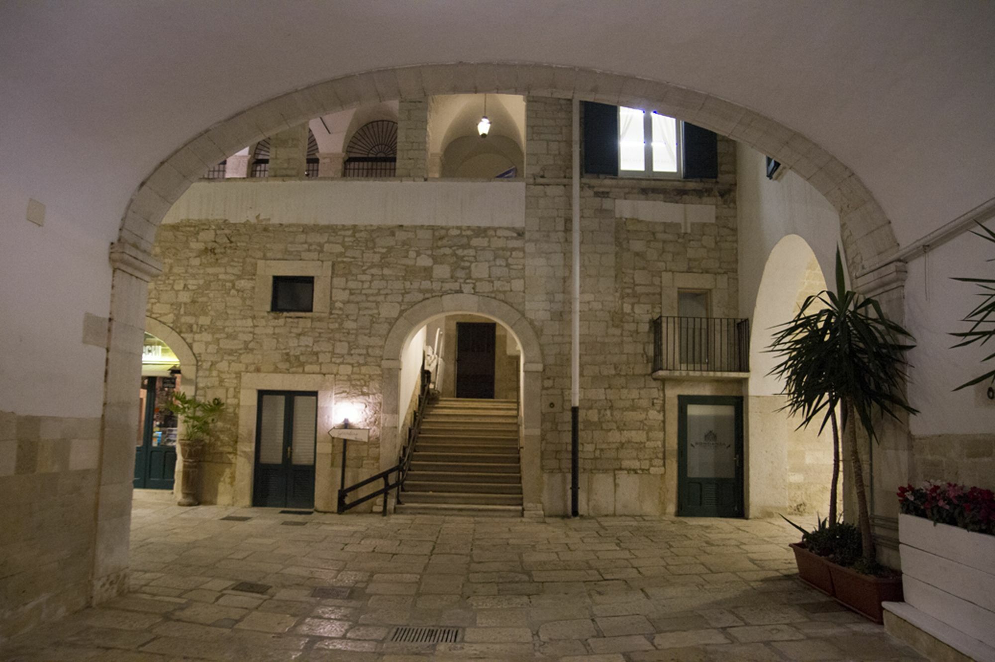 Palazzo Bianchi Domus Holidays تراني المظهر الخارجي الصورة